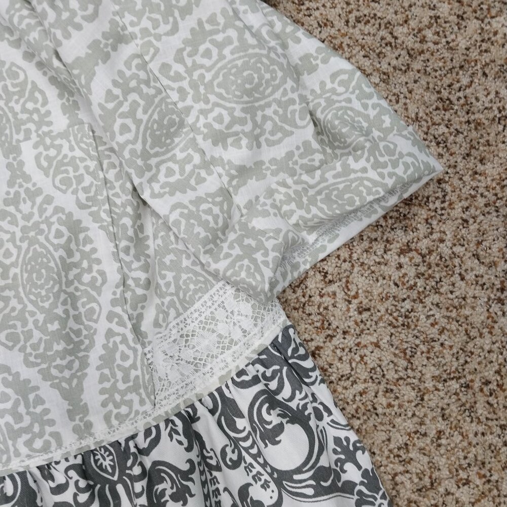 3500 Size XL Grey and White Midi Length Duster Made from Linen and Cotton. - Picture 3 of 8